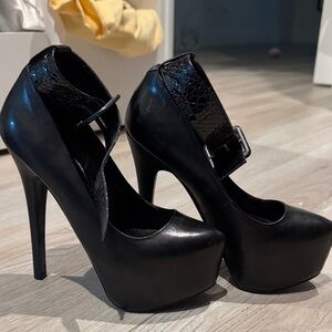 Elegant Black Platform Heels